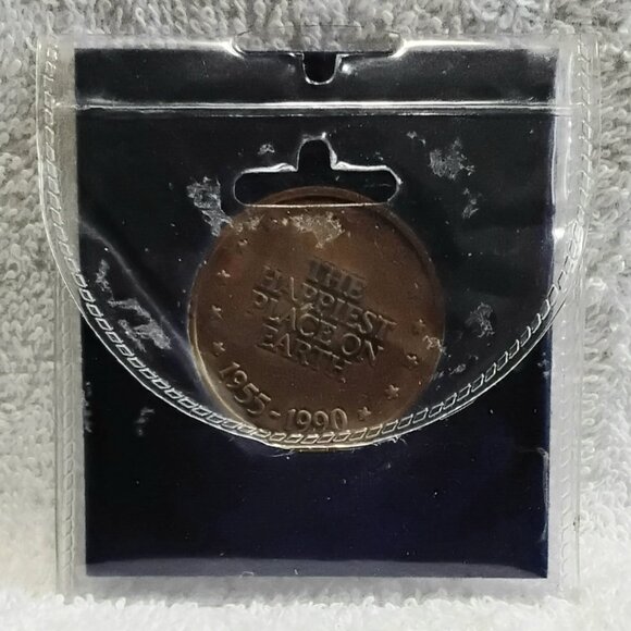 1990 Disneyland 35 Years of Magic Medallion!! - Picture 4 of 4